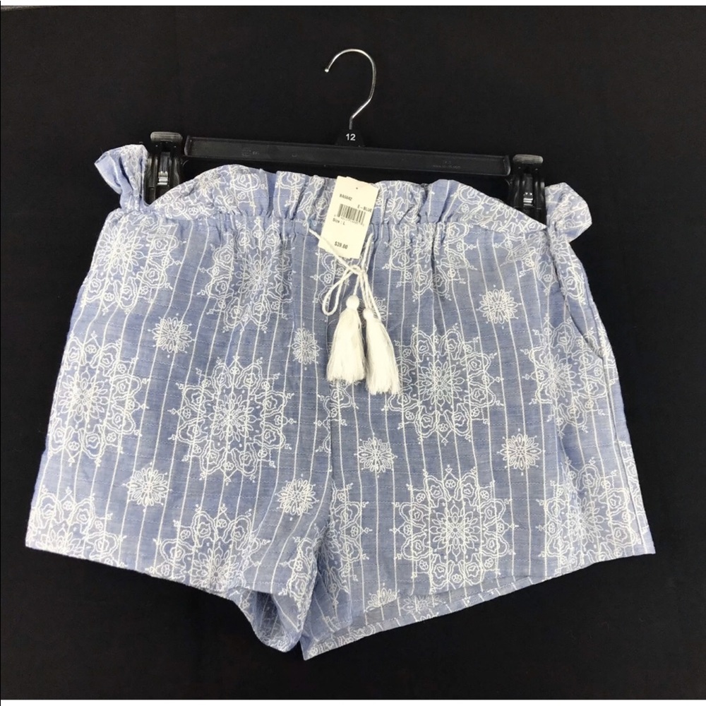 BLU PEPPER Lght Blue Embroidered Shorts White Belt